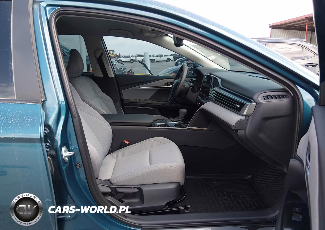 2026 Toyota Camry Le VIN:4T1DAACK0TU219602 - 5