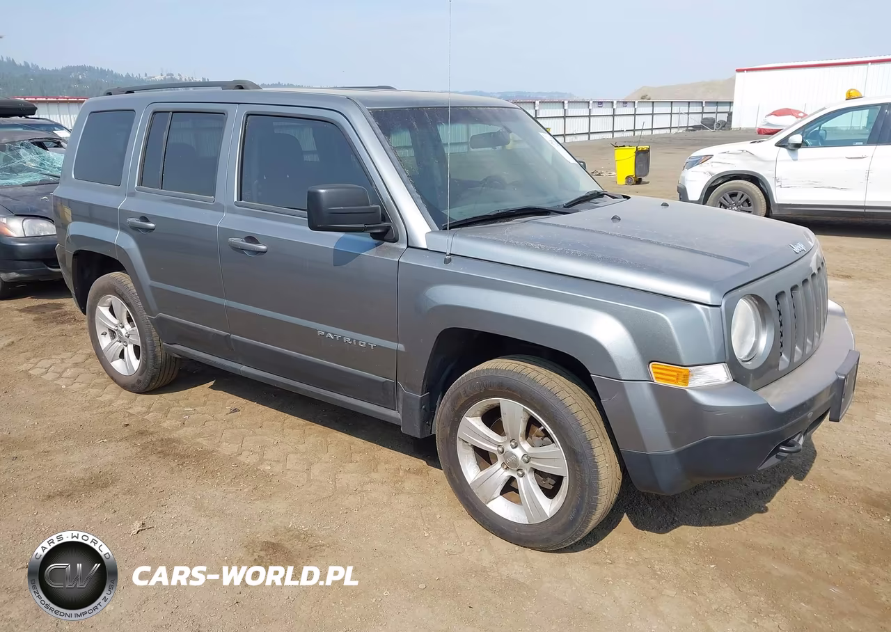 2013 Jeep Patriot Latitude VIN:1C4NJRFB0DD108570 - 1