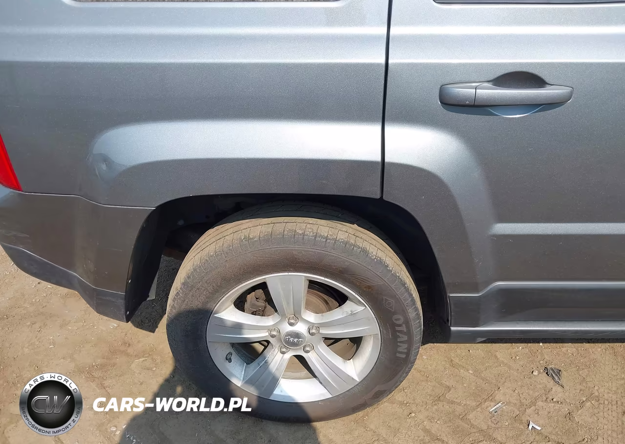 2013 Jeep Patriot Latitude VIN:1C4NJRFB0DD108570 - 14