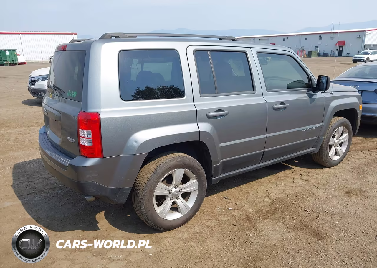 2013 Jeep Patriot Latitude VIN:1C4NJRFB0DD108570 - 4