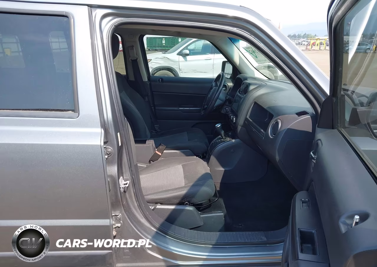 2013 Jeep Patriot Latitude VIN:1C4NJRFB0DD108570 - 5