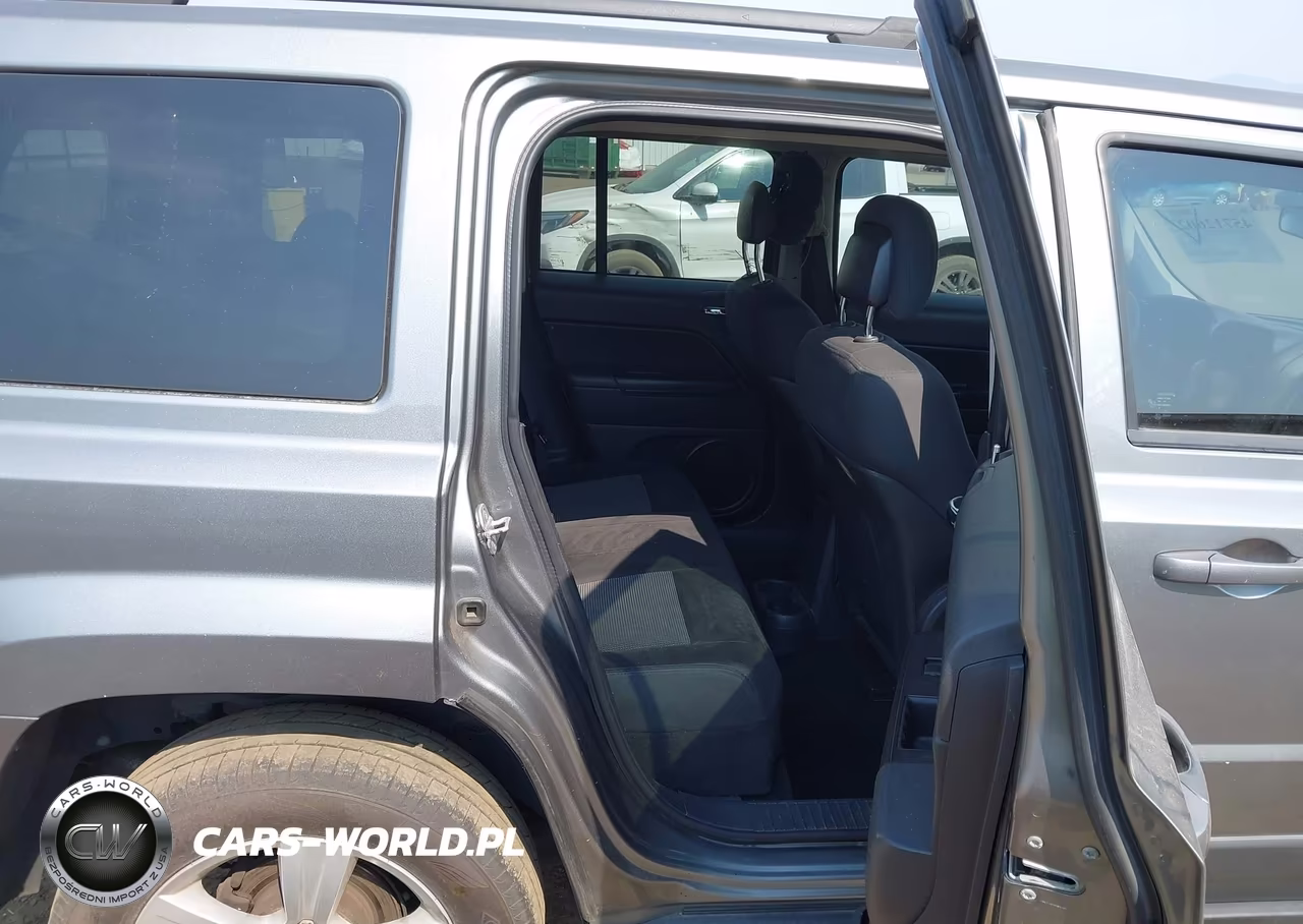 2013 Jeep Patriot Latitude VIN:1C4NJRFB0DD108570 - 8