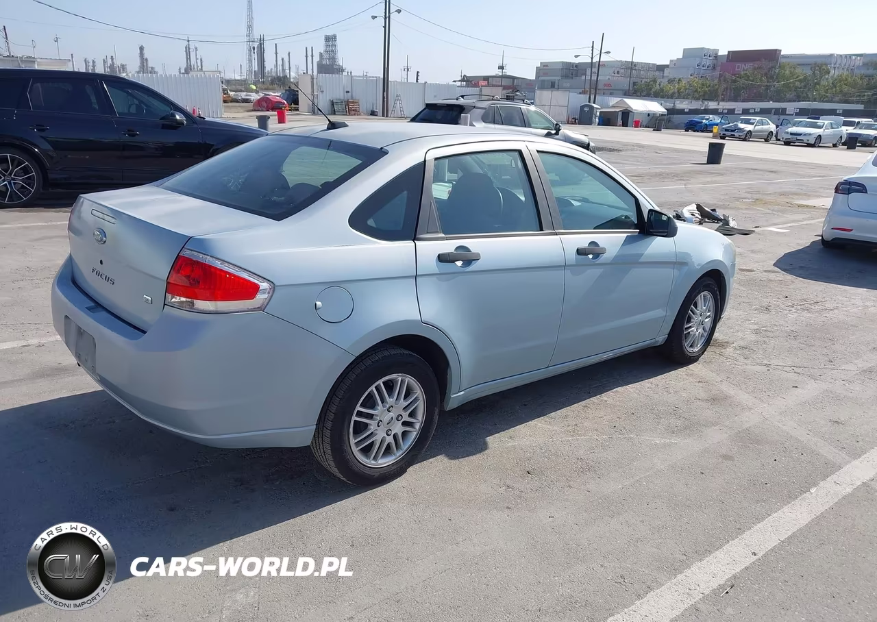 2009 Ford Focus Se VIN:1FAHP35N49W264116 - 4