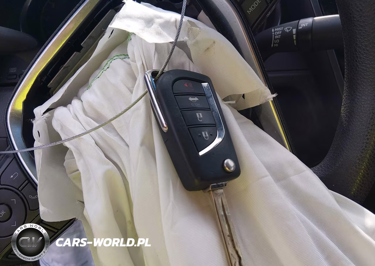 2018 Toyota Camry Le VIN:4T1B11HK0JU587842 - 11