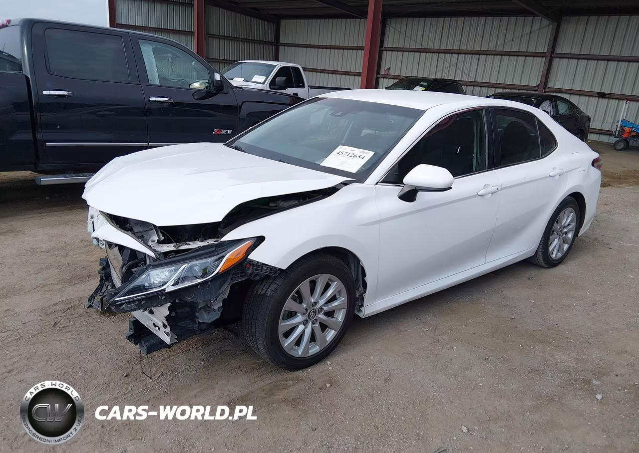 2018 Toyota Camry Le VIN:4T1B11HK0JU587842 - 2