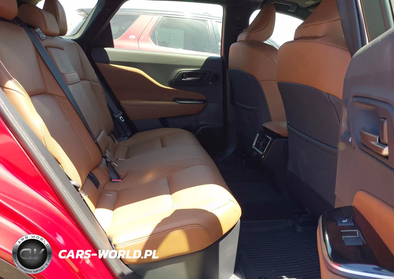 2026 Toyota Crown Signia Limited VIN:JTDACAAJ6T3040840 - 8