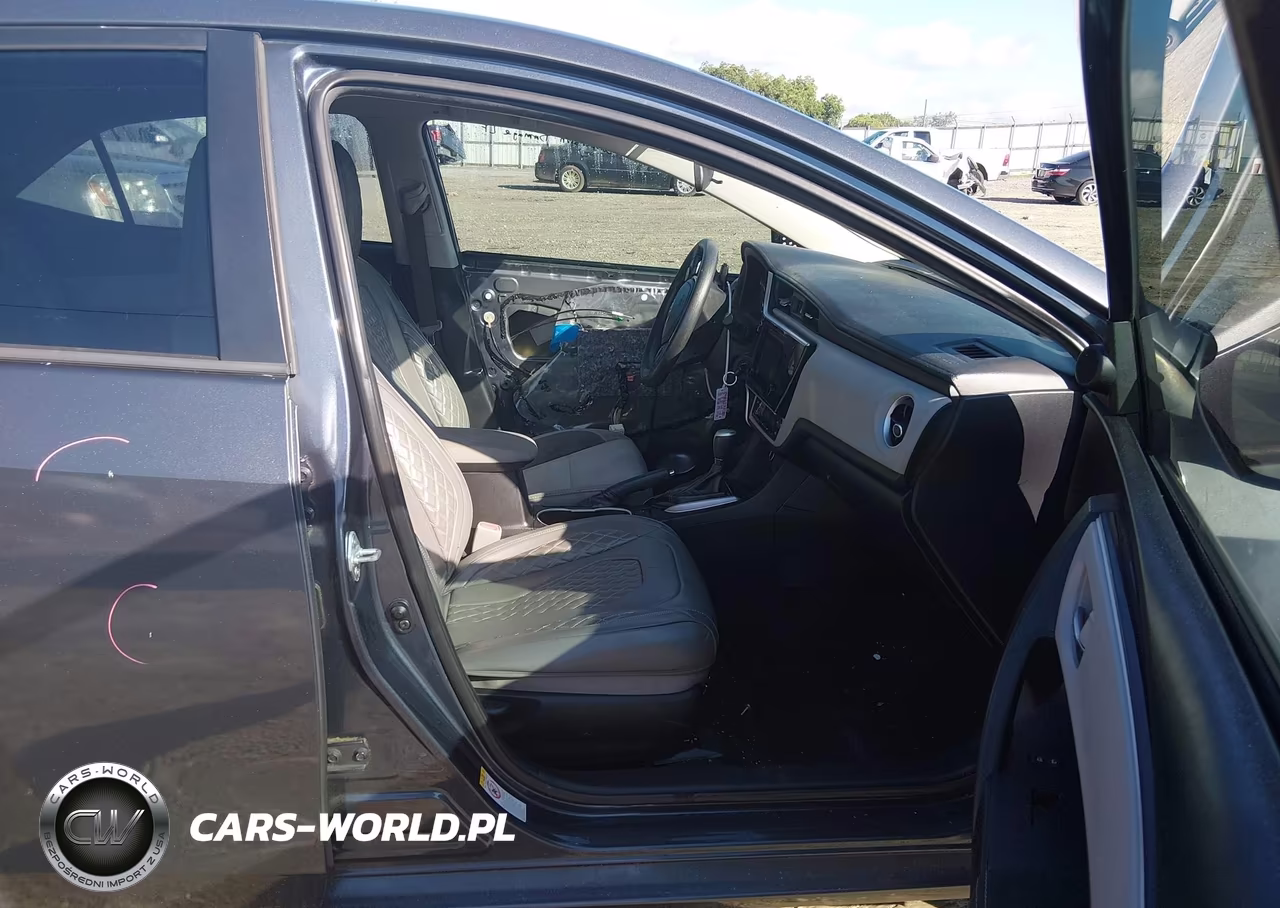 2018 Toyota Corolla Le VIN:5YFBURHE5JP792946 - 5