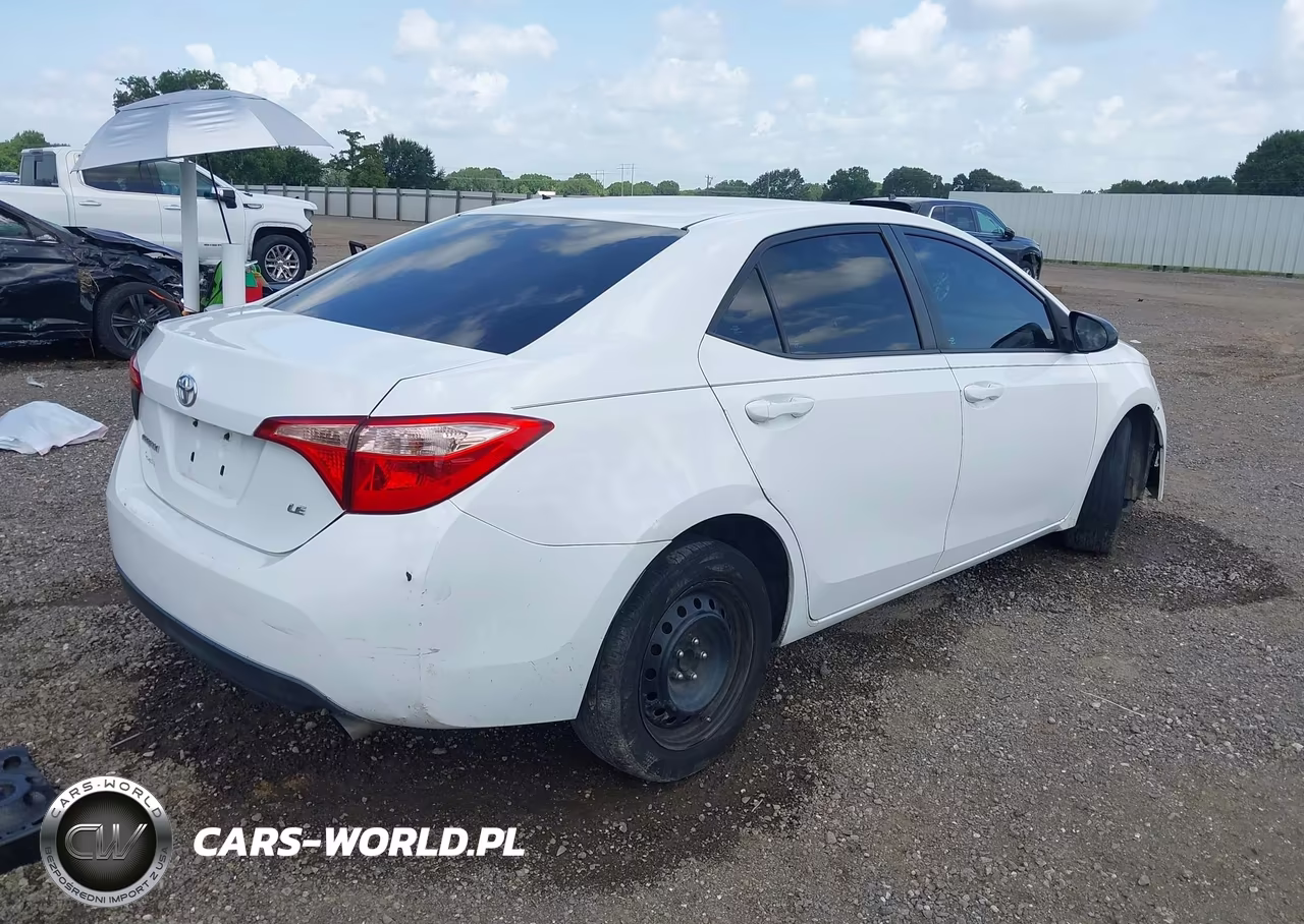 2017 Toyota Corolla Le VIN:5YFBURHE5HP734412 - 4
