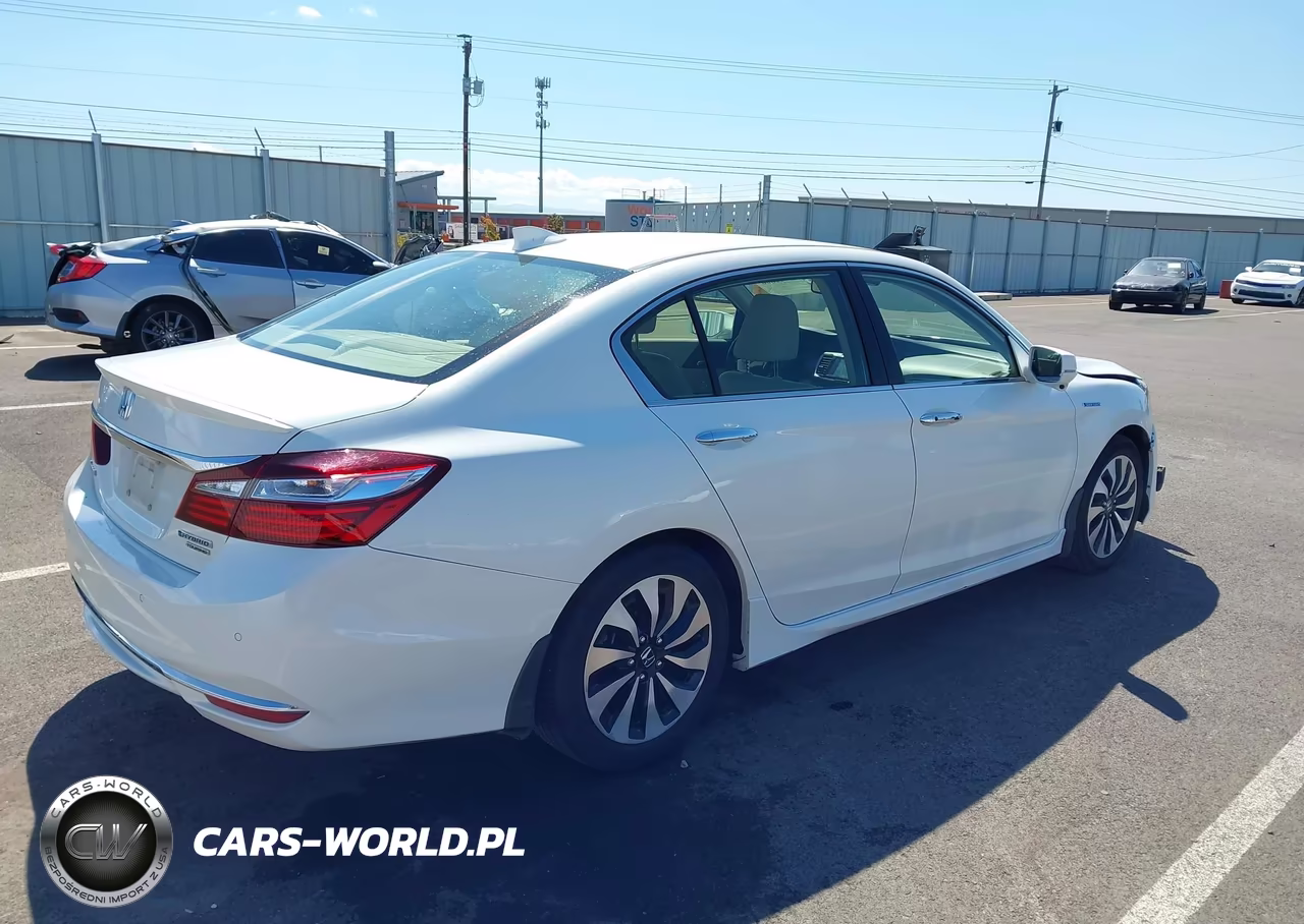 2017 Honda Accord Hybrid Touring VIN:JHMCR6F75HC020506 - 4