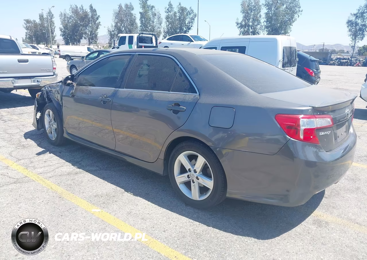 2014 Toyota Camry Se VIN:4T1BF1FK0EU365750 - 3