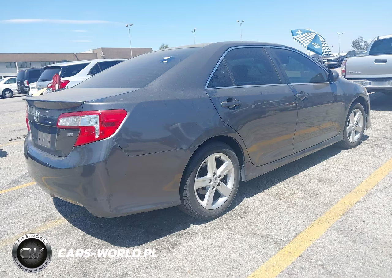 2014 Toyota Camry Se VIN:4T1BF1FK0EU365750 - 4