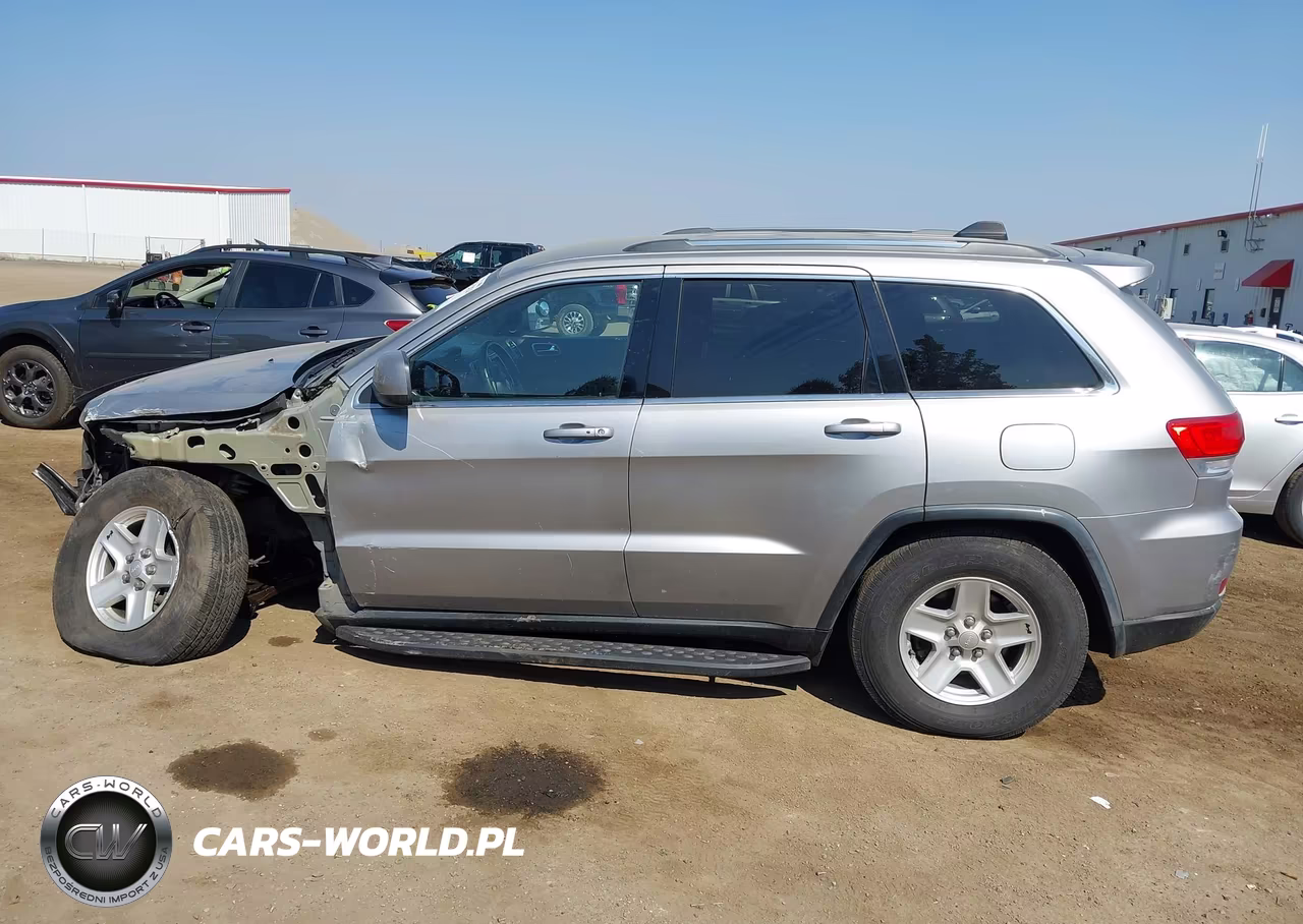 2015 Jeep Grand Cherokee Laredo VIN:1C4RJFAG7FC601755 - 15