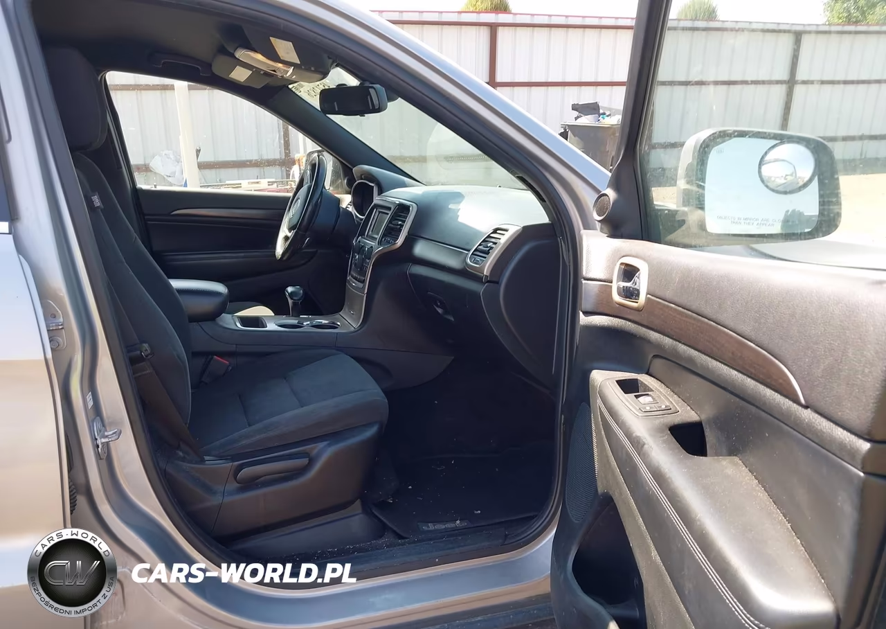 2015 Jeep Grand Cherokee Laredo VIN:1C4RJFAG7FC601755 - 5