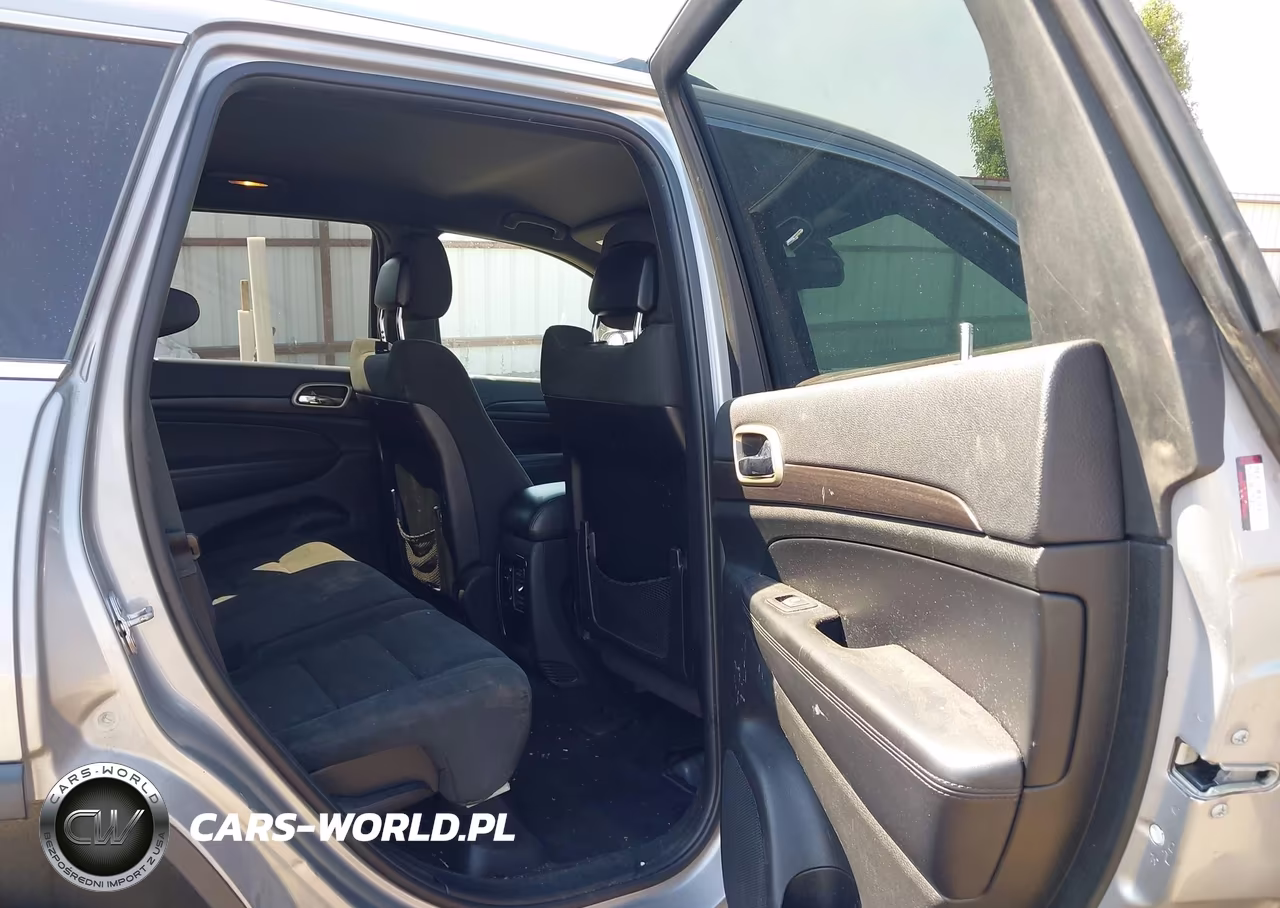 2015 Jeep Grand Cherokee Laredo VIN:1C4RJFAG7FC601755 - 8