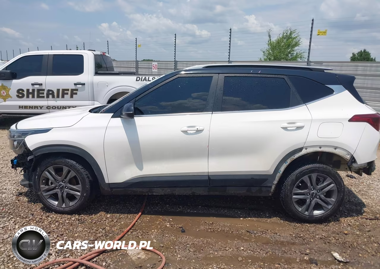 2023 Kia Seltos S VIN:KNDEU2AAXP7398218 - 14