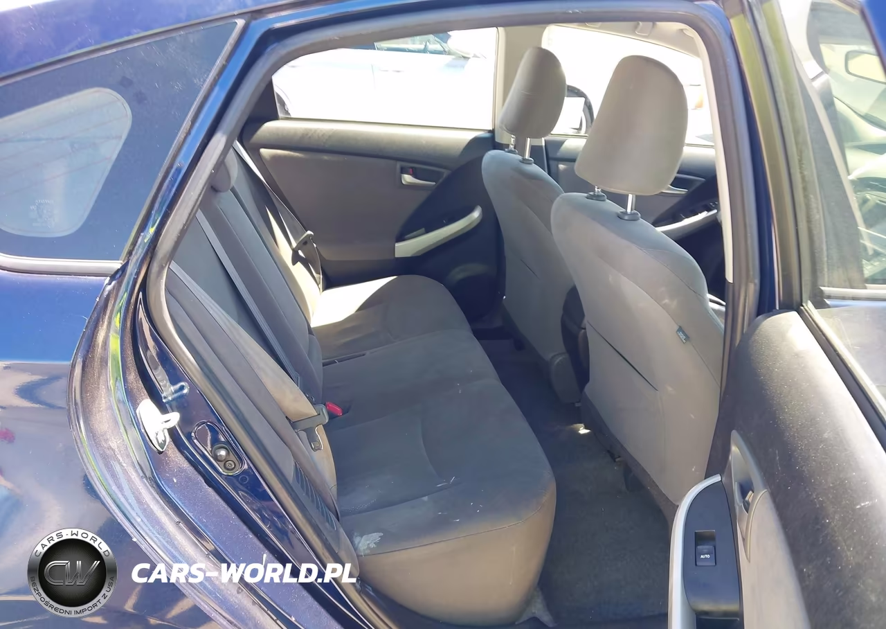 2015 Toyota Prius Two VIN:JTDKN3DU0F1950077 - 8
