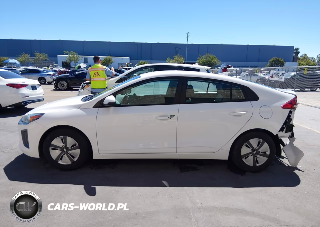 2021 Hyundai Ioniq Hybrid Blue VIN:KMHC65LC6MU249217 - 14