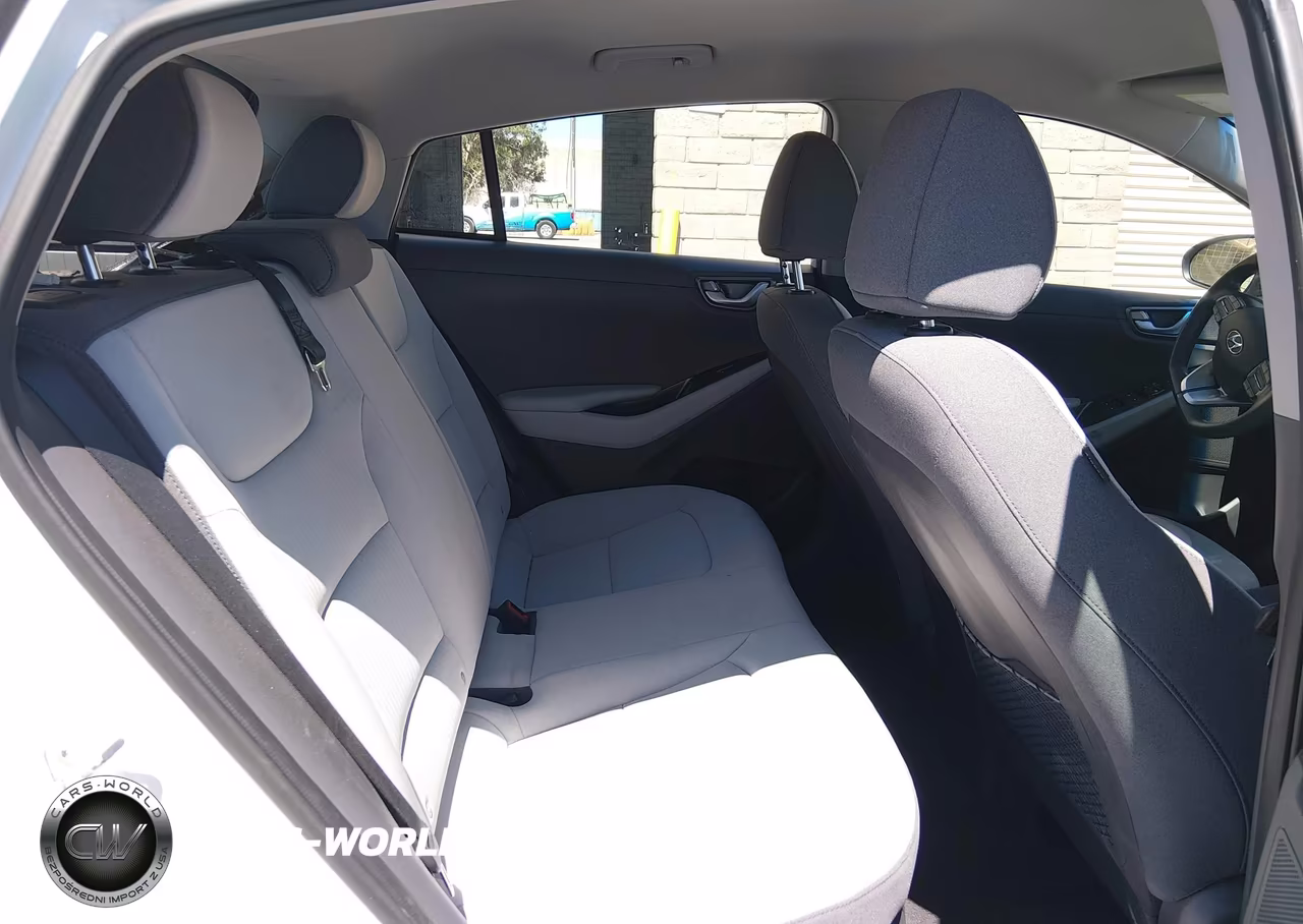 2021 Hyundai Ioniq Hybrid Blue VIN:KMHC65LC6MU249217 - 8