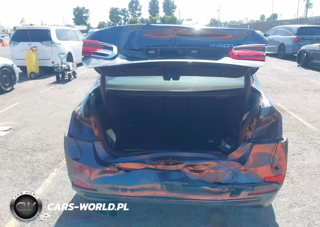 2018 BMW 330I VIN:WBA8B9C52JEE82256 - 16