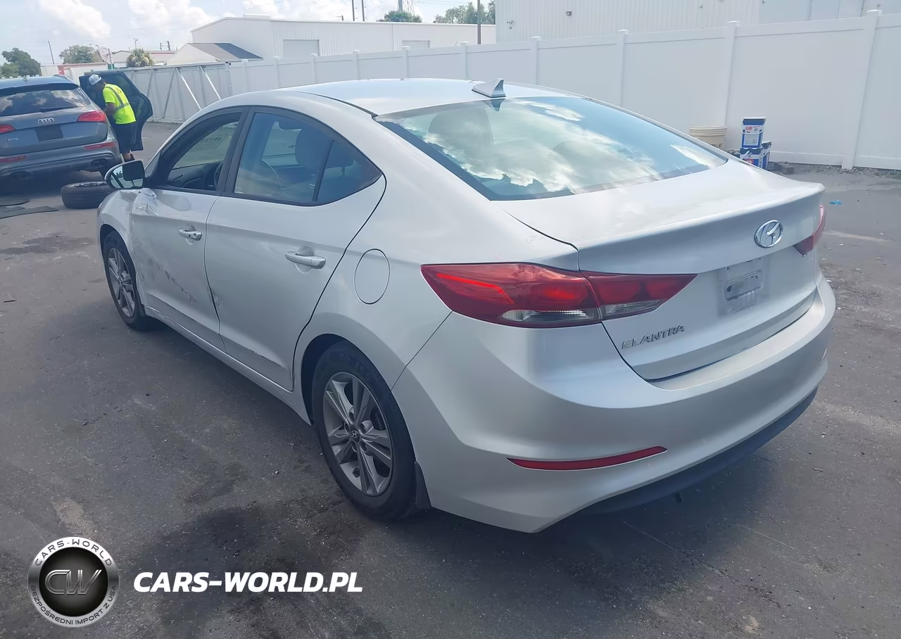 2018 Hyundai Elantra Value Edition VIN:5NPD84LF2JH330552 - 3