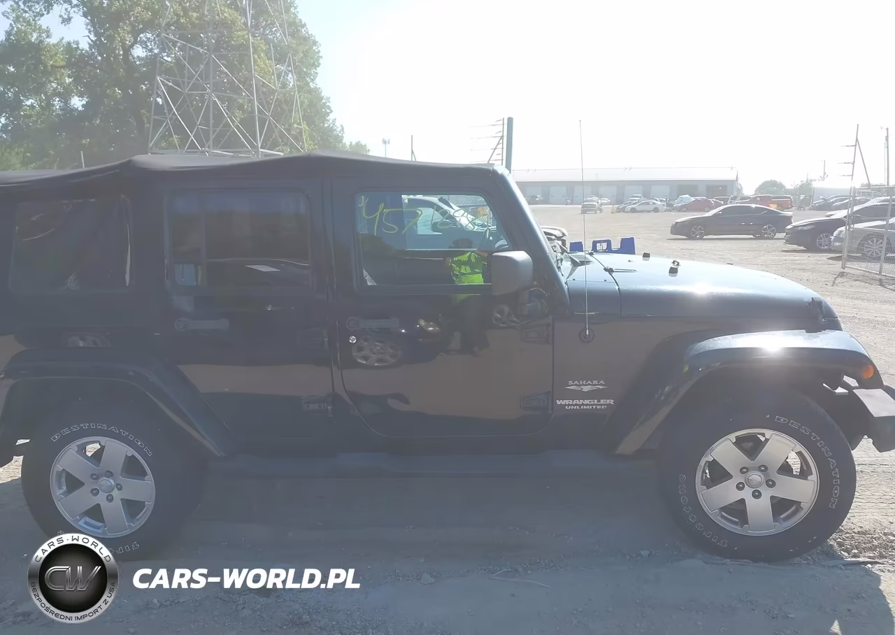2012 Jeep Wrangler Unlimited Sahara VIN:1C4BJWEG7CL169370 - 12
