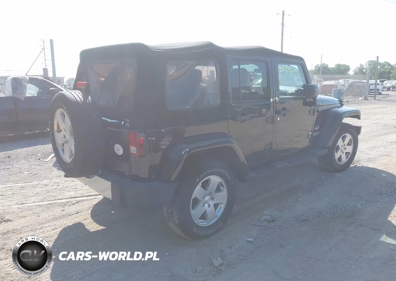 2012 Jeep Wrangler Unlimited Sahara VIN:1C4BJWEG7CL169370 - 4