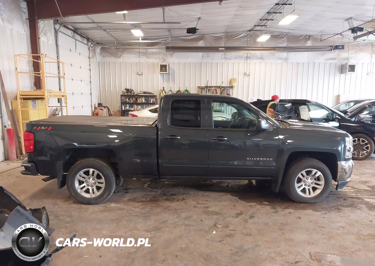 2018 Chevrolet Silverado 1500 1Lt VIN:2GCVKREC9J1113359 - 14