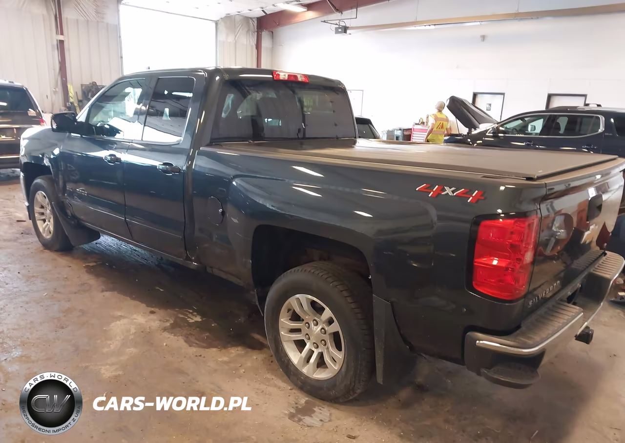 2018 Chevrolet Silverado 1500 1Lt VIN:2GCVKREC9J1113359 - 3