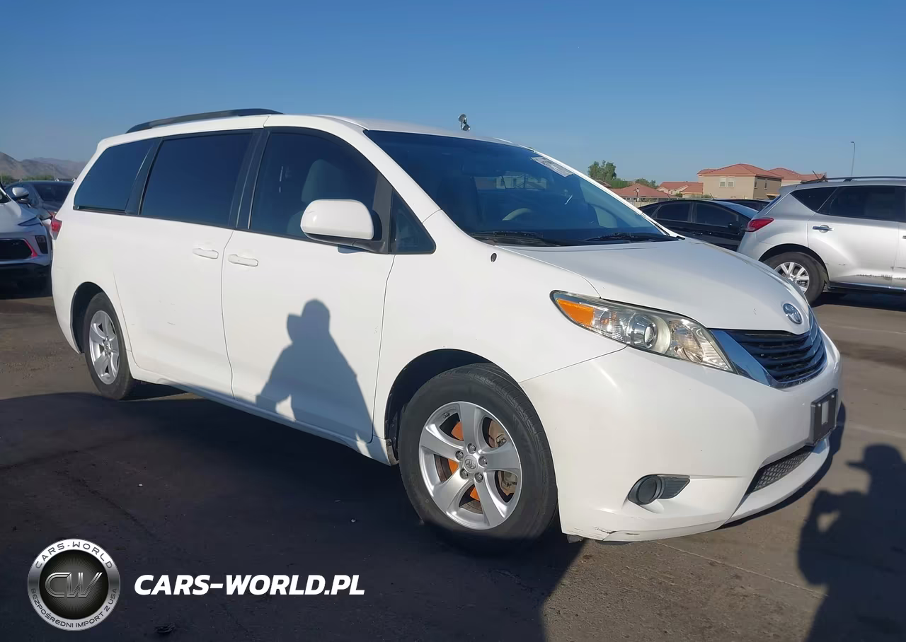 2014 Toyota Sienna Le V6 8 Passenger – zdjęcie 1 z 16