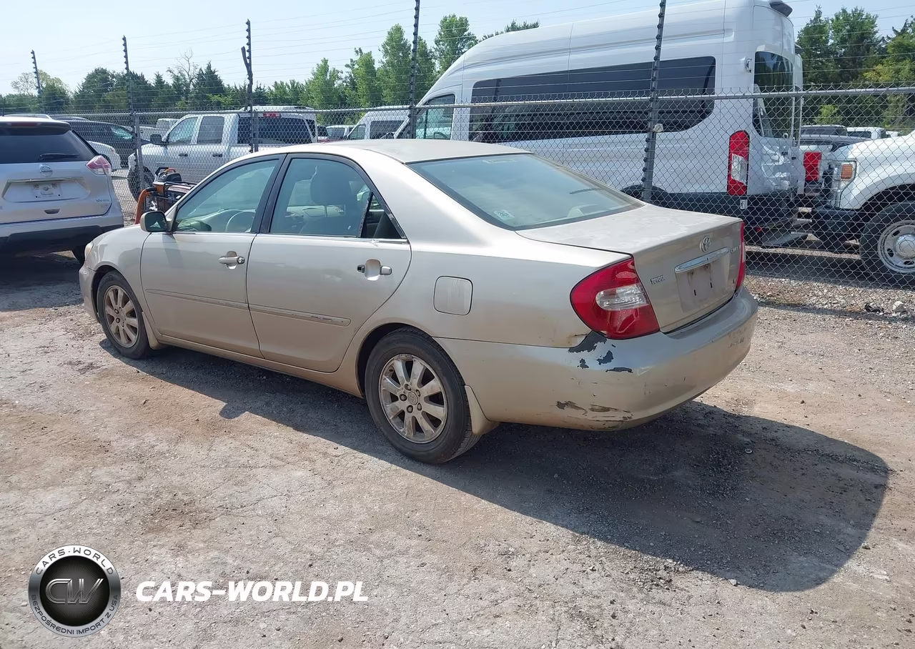 2003 Toyota Camry Xle V6 VIN:4T1BF32KX3U060786 - 3