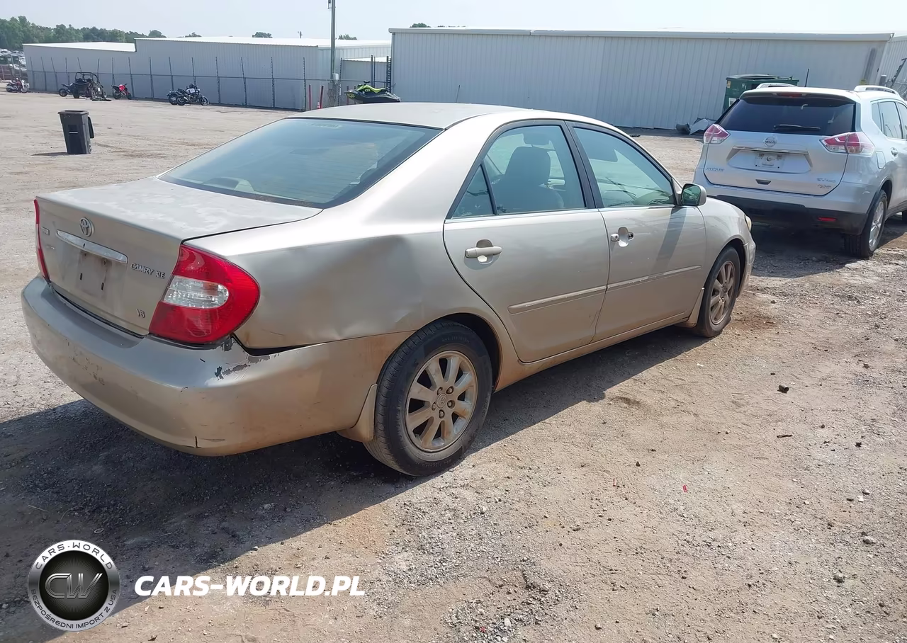 2003 Toyota Camry Xle V6 VIN:4T1BF32KX3U060786 - 4