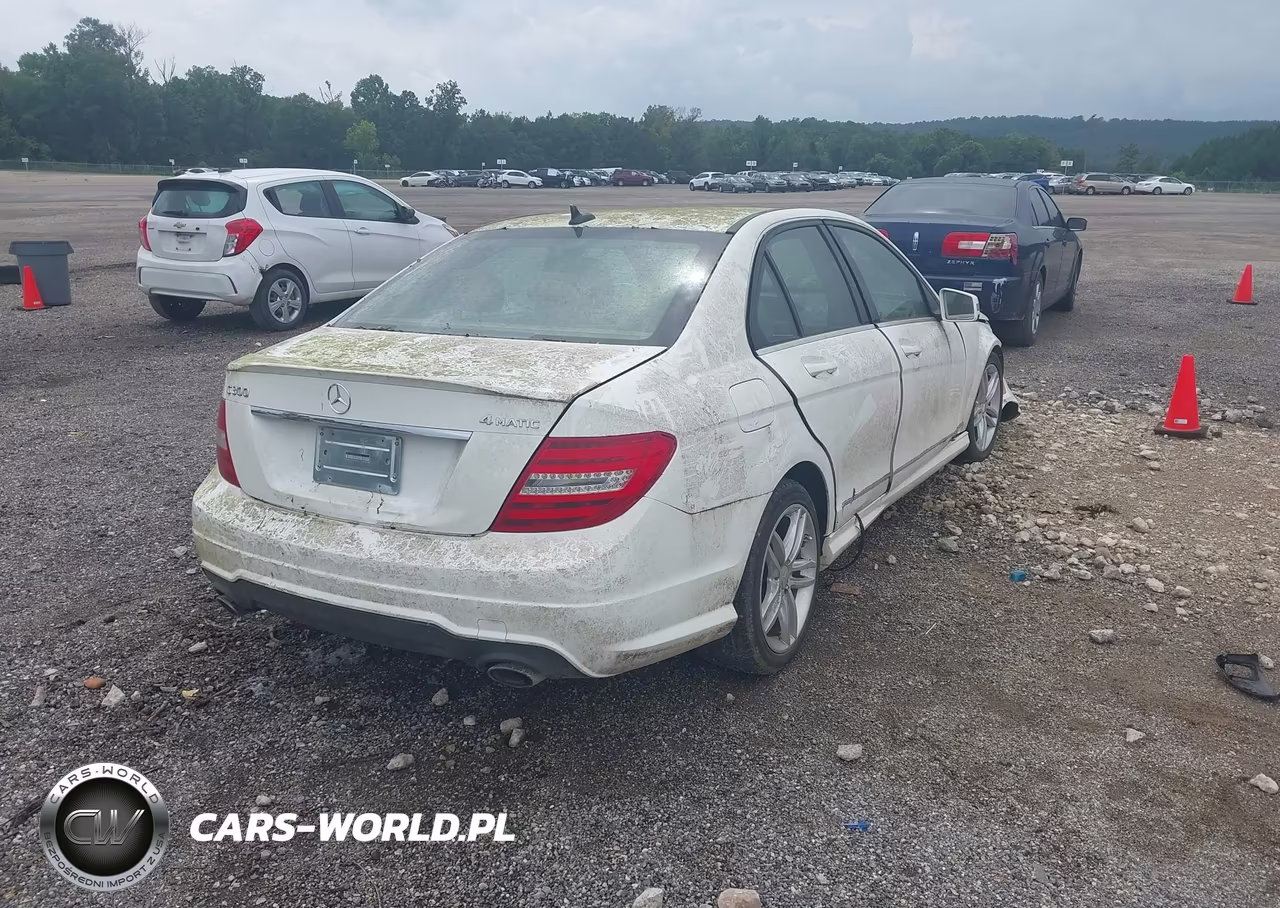 2013 Mercedes-Benz C 300 Sport 4Matic VIN:WDDGF8ABXDR278035 - 4