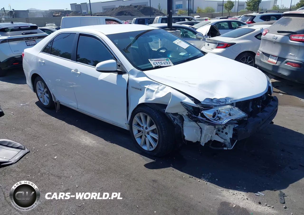 2013 Toyota Camry Hybrid Xle – zdjęcie 1 z 16