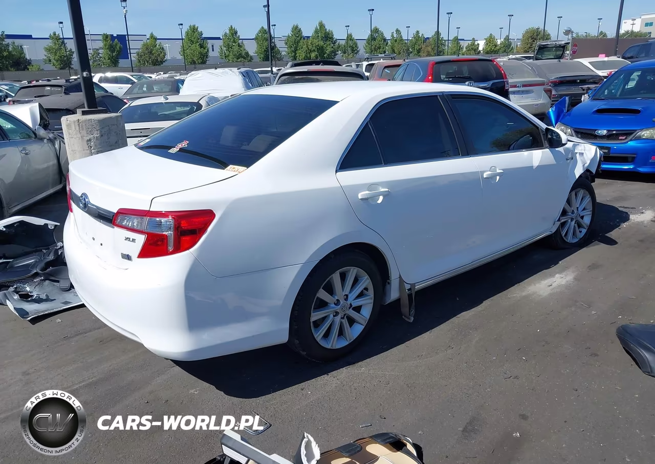 2013 Toyota Camry Hybrid Xle VIN:4T1BD1FK8DU064180 - 4