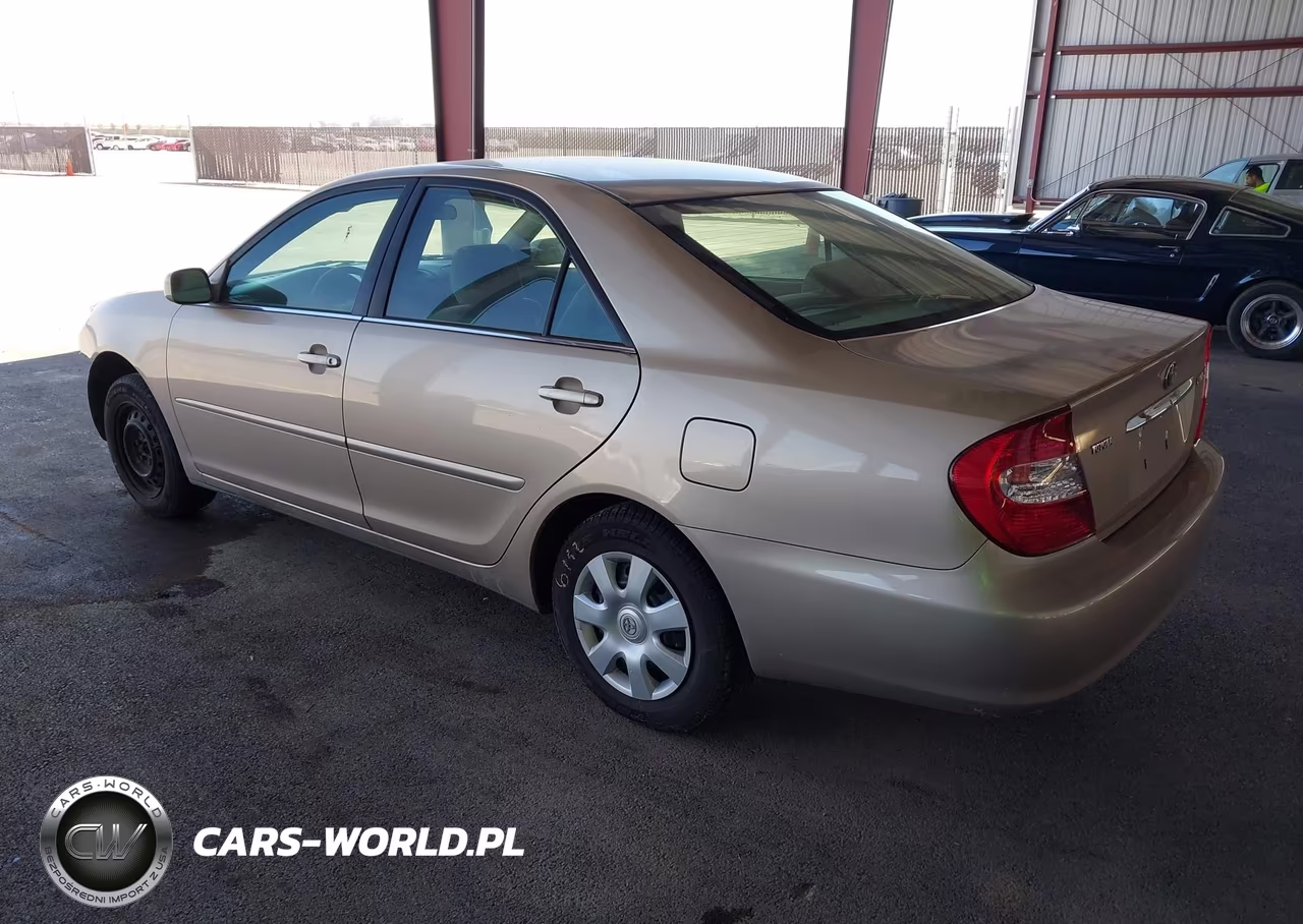 2003 Toyota Camry Le VIN:4T1BE32K73U153588 - 3