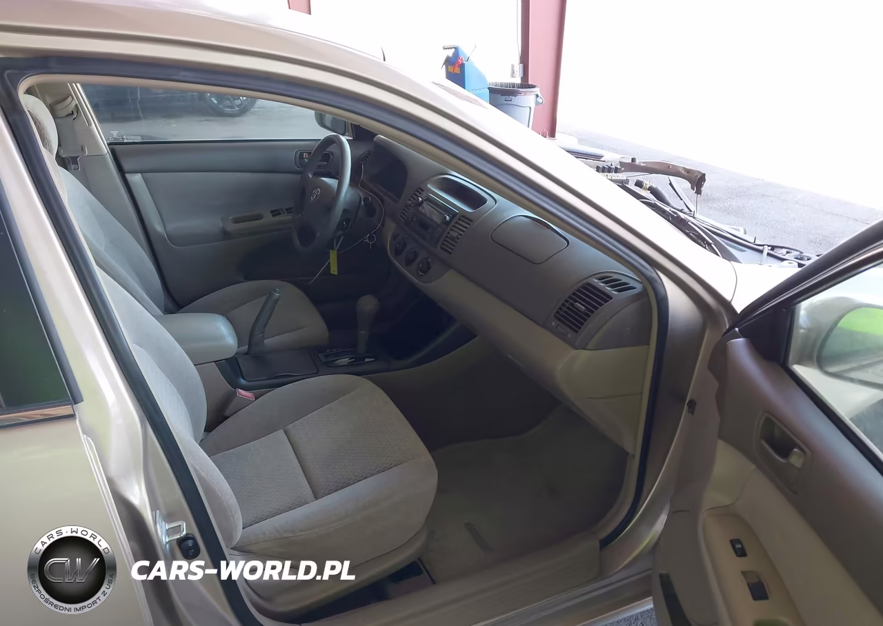 2003 Toyota Camry Le VIN:4T1BE32K73U153588 - 5