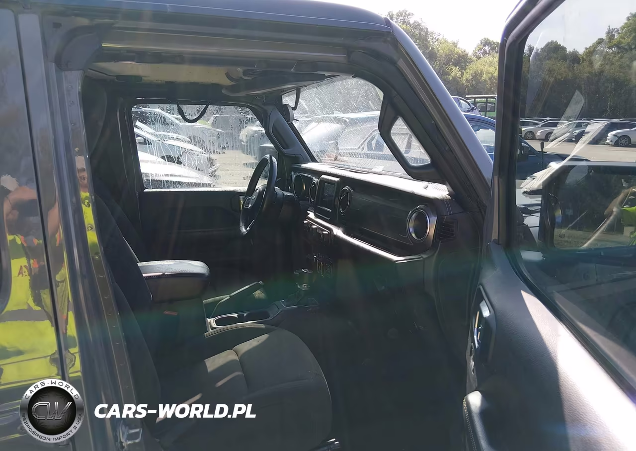 2021 Jeep Wrangler Unlimited Sahara 4X4 VIN:1C4HJXEN0MW525494 - 5