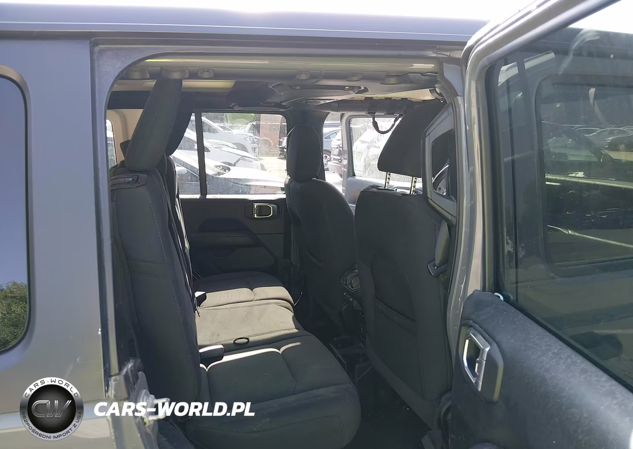 2021 Jeep Wrangler Unlimited Sahara 4X4 VIN:1C4HJXEN0MW525494 - 8