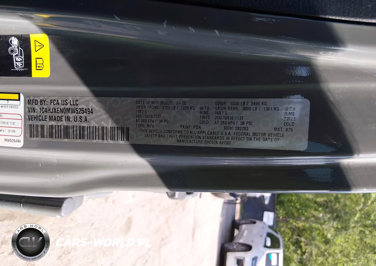 2021 Jeep Wrangler Unlimited Sahara 4X4 VIN:1C4HJXEN0MW525494 - 9