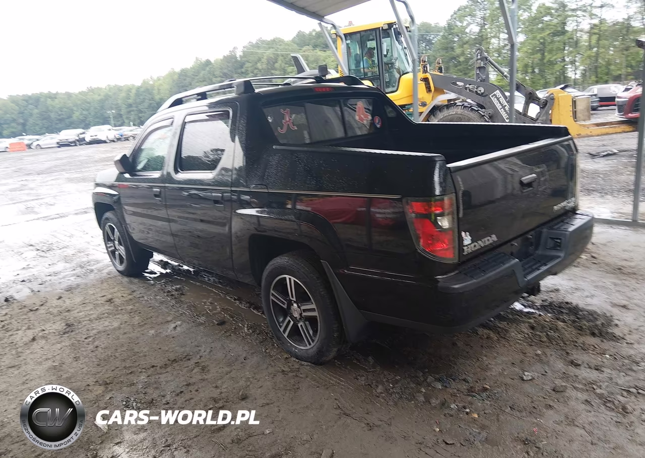 2014 Honda Ridgeline Sport VIN:5FPYK1F78EB008760 - 3