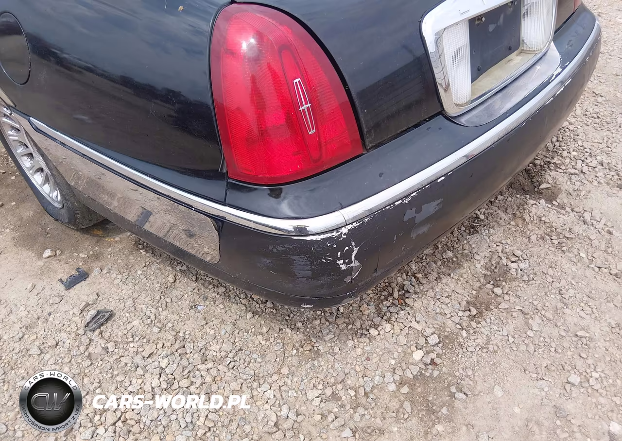 2001 Lincoln Town Car Cartier VIN:1LNHM83W31Y700874 - 13