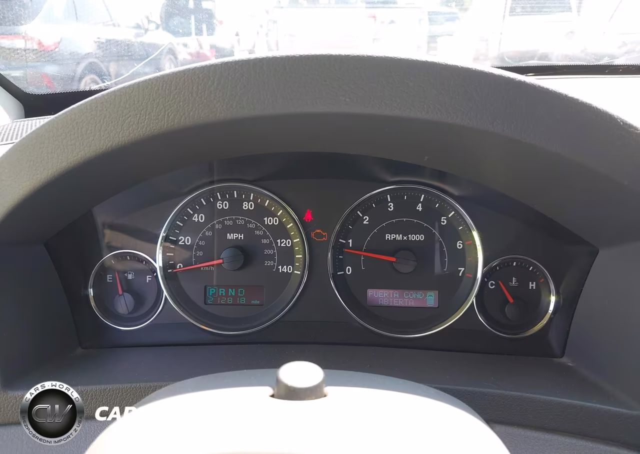 2007 Jeep Grand Cherokee Laredo VIN:1J8GR48K47C560672 - 7