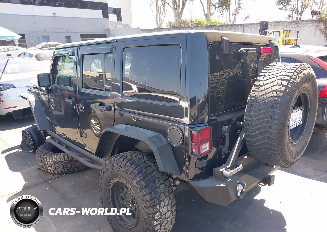 2016 Jeep Wrangler Unlimited Rubicon VIN:1C4BJWFG2GL236526 - 3