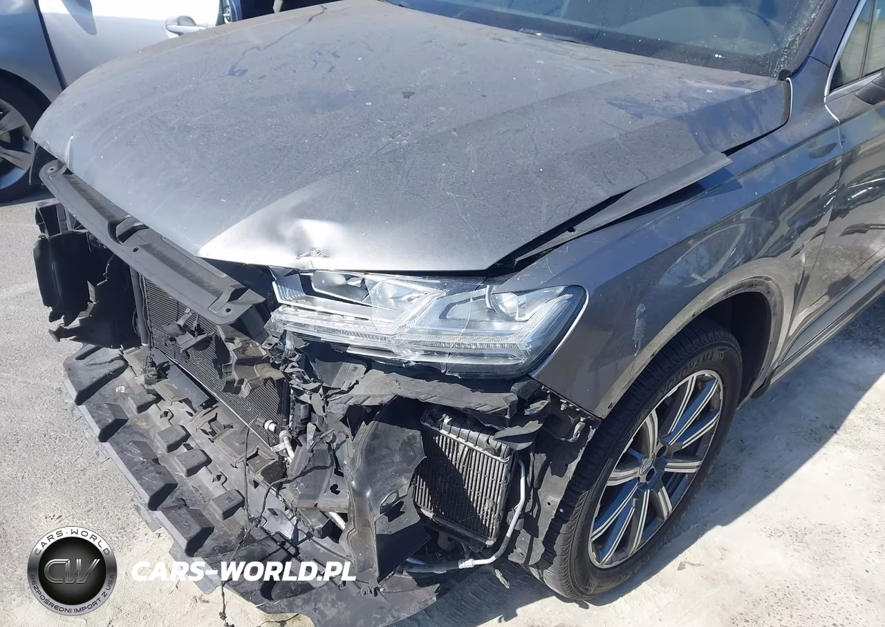 2017 Audi Q7 3.0T Premium VIN:WA1LAAF78HD056447 - 13
