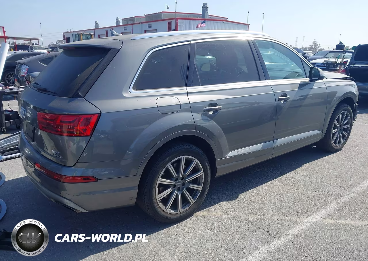 2017 Audi Q7 3.0T Premium VIN:WA1LAAF78HD056447 - 4