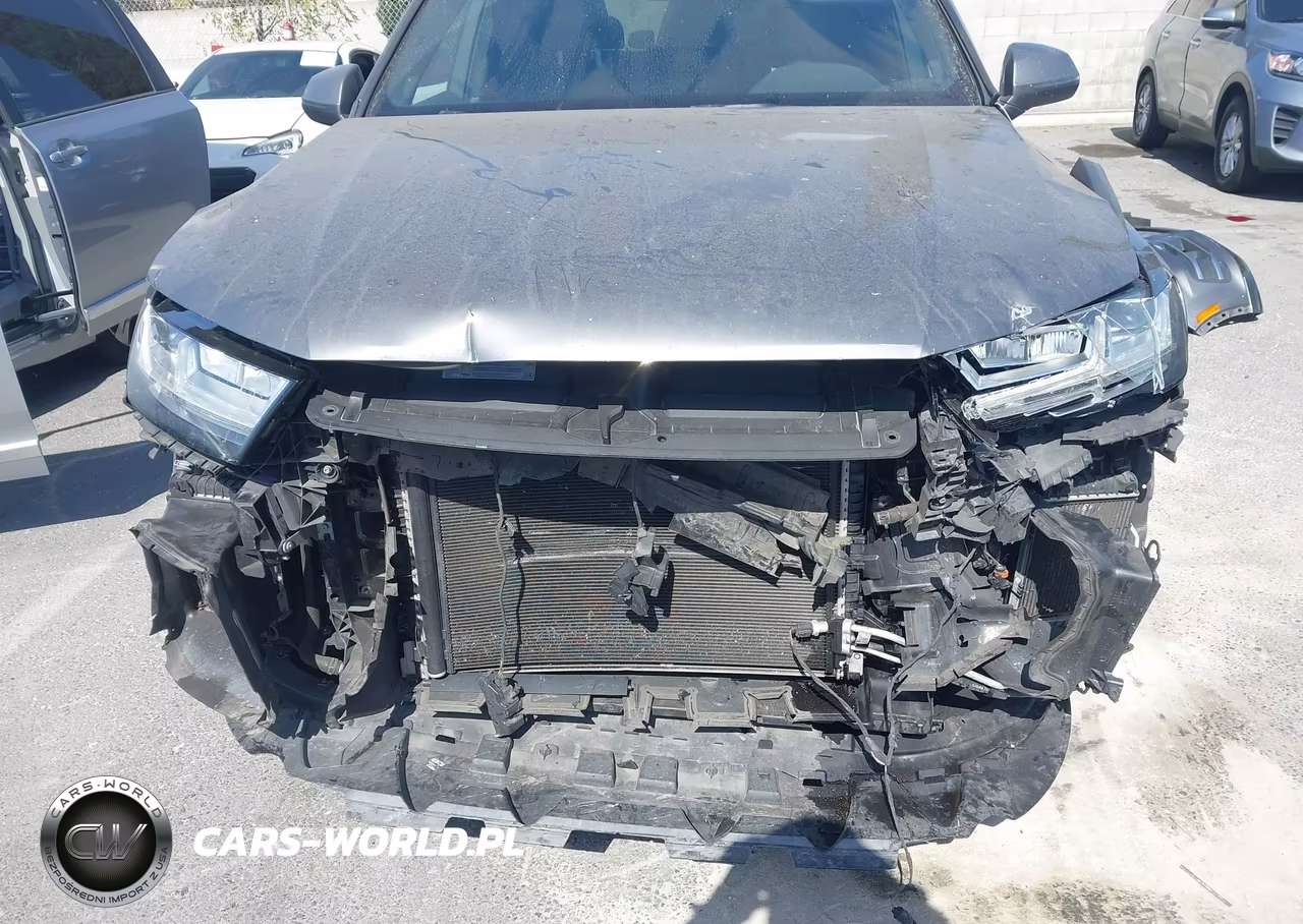 2017 Audi Q7 3.0T Premium VIN:WA1LAAF78HD056447 - 6