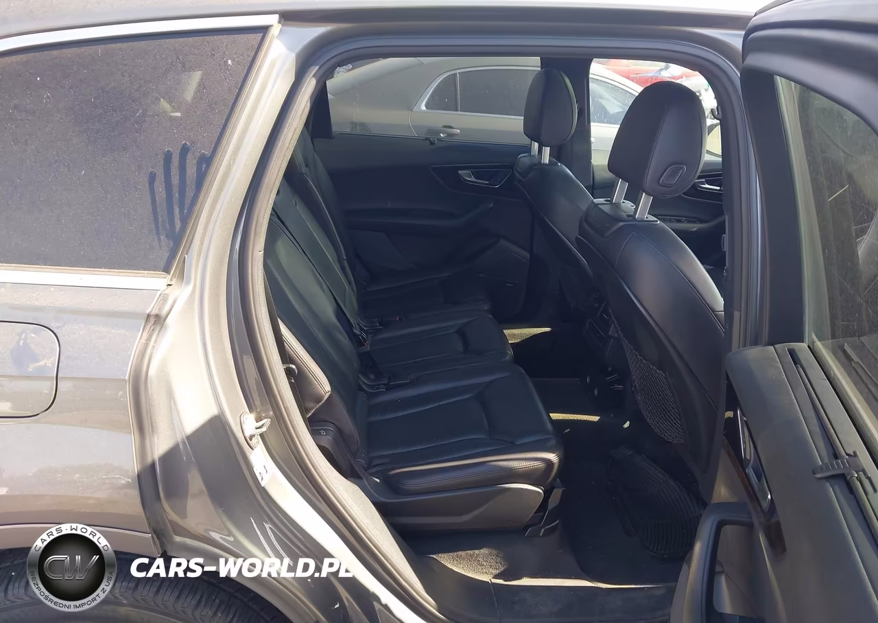2017 Audi Q7 3.0T Premium VIN:WA1LAAF78HD056447 - 8