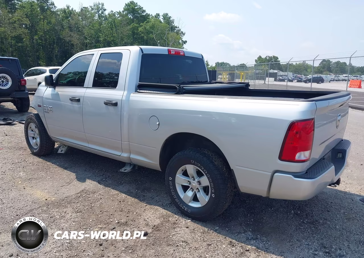 2019 Ram 1500 Classic Express 4X2 6'4 Box VIN:1C6RR6FT1KS500426 - 3