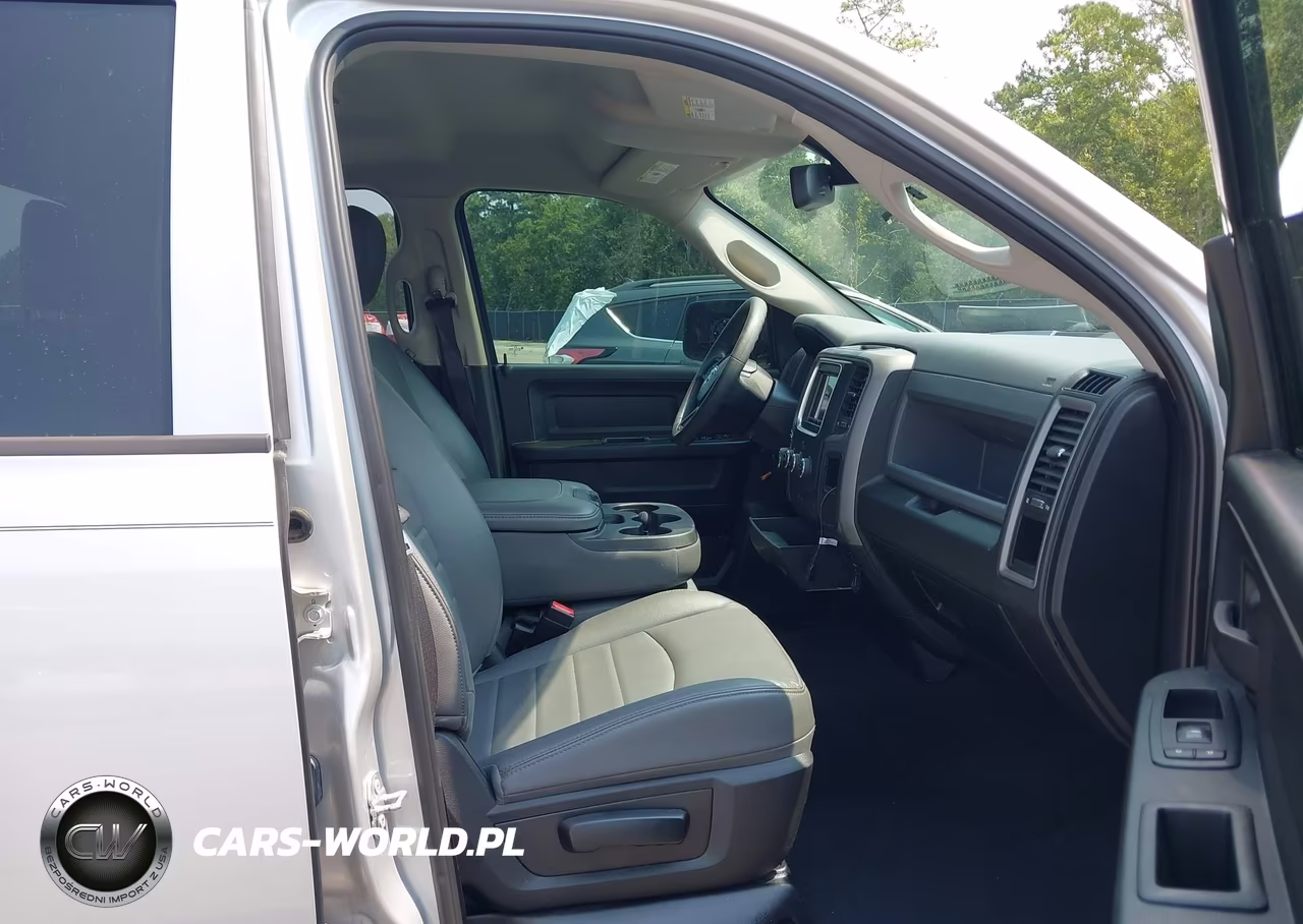 2019 Ram 1500 Classic Express 4X2 6'4 Box VIN:1C6RR6FT1KS500426 - 5