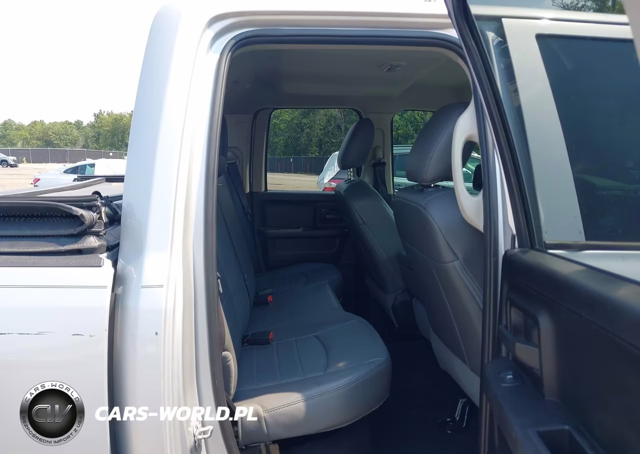 2019 Ram 1500 Classic Express 4X2 6'4 Box VIN:1C6RR6FT1KS500426 - 8